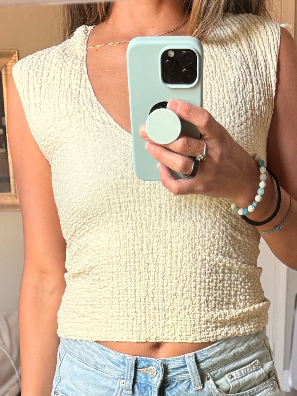 Zara Cream Textured V‑Neck Sleeveless Tank